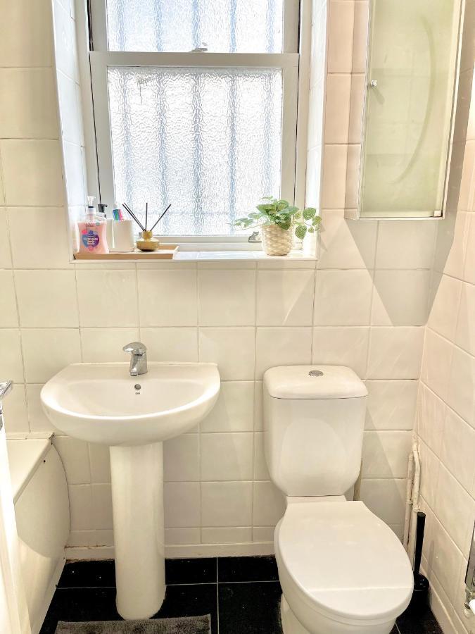 Archway Station Big Bedroom Flat Лондон Экстерьер фото